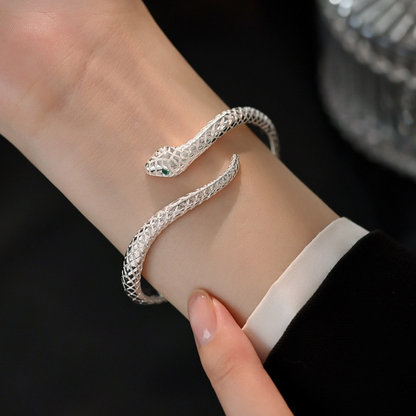 ⏳Time-Limited Special⏰Vintage Snake Bangle Bracelet – Adjustable Open Cuff with Textured Scale Details & Green Eye Accents ✨